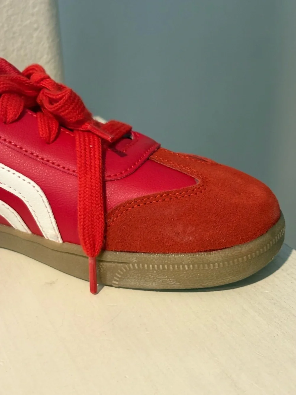 Kids' Boston Red Court Sneakers - Cat & Jack Youth Big Kid Size 6 New W/O Tags